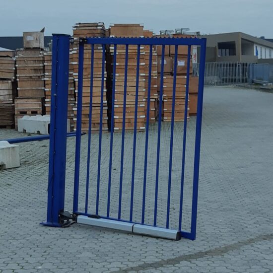 HERAS hekwerk inclusief elektrisch draaipoort met sensoren