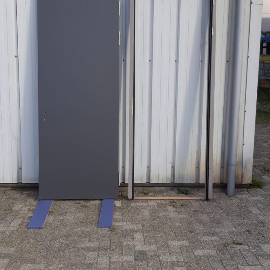 Westag geluidsisolerende deur met kozijn antraciet Ral 7036