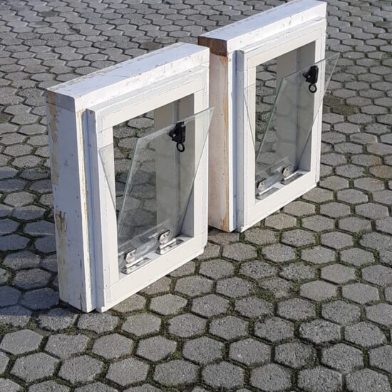 Wc kozijntjes met hardglazen valraam