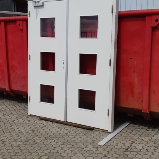 Deurkozijn met dubbele deuren